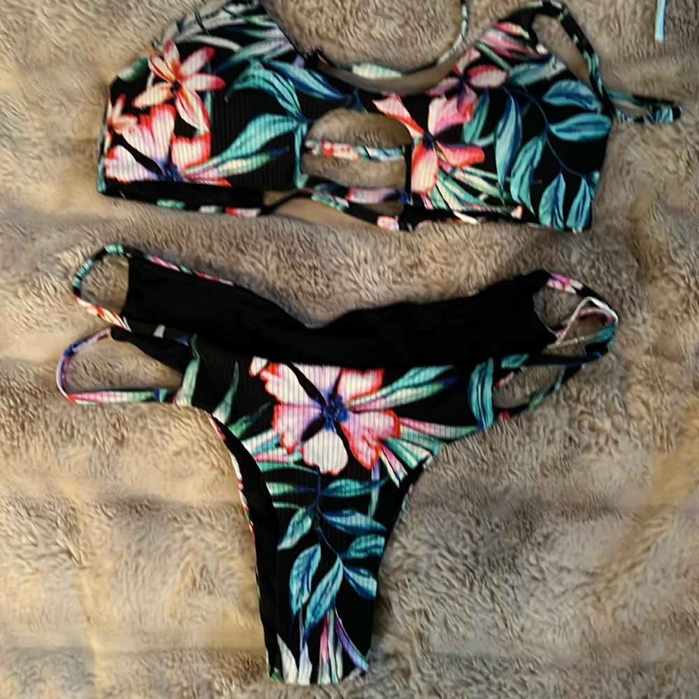 Tini Bikini black floral bikini